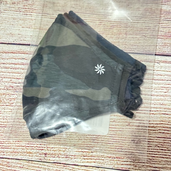Athleta Girl Mask 3 Pack Masks Camouflage NEW - Picture 4 of 4